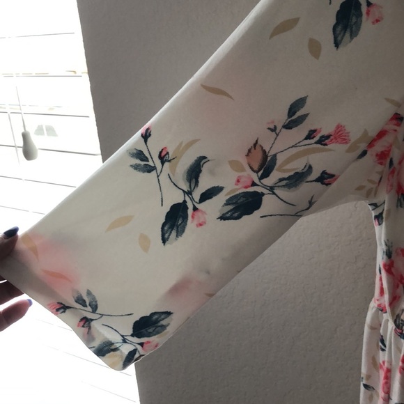 BLOOMCHIC HI-LOW FLORAL BLOUSE SIZE 14-16 NWT - Picture 3 of 8